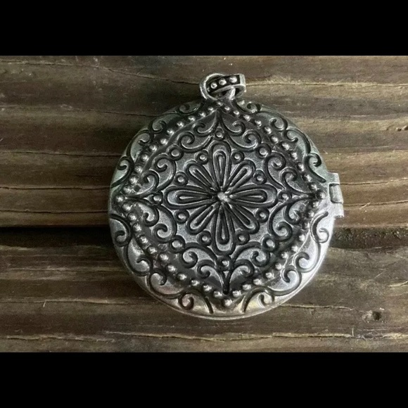 Vintage Stainless Steel Memorial Picture Locket - Picture 4 of 6